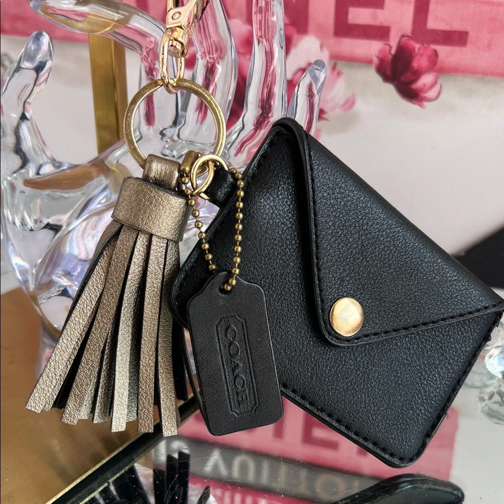 Coach tag with unbranded card holder  keys chains